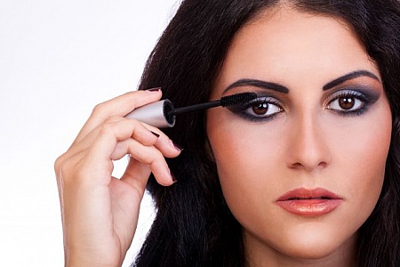 Mastering the Art of Eyeliner: Precision, Definition, and Timeless Elegance